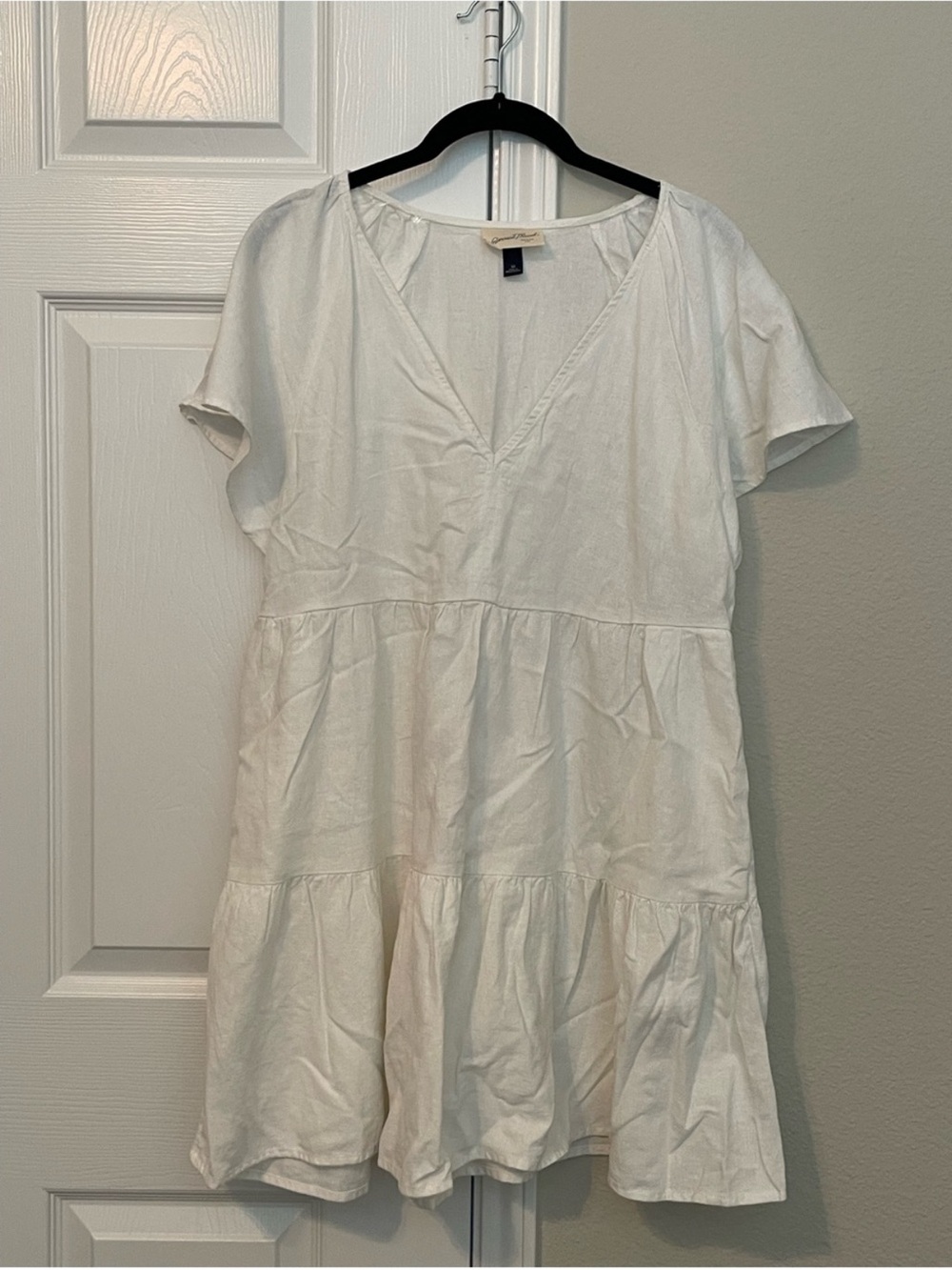 Universal thread White Tiered V-Neck Mini Dress